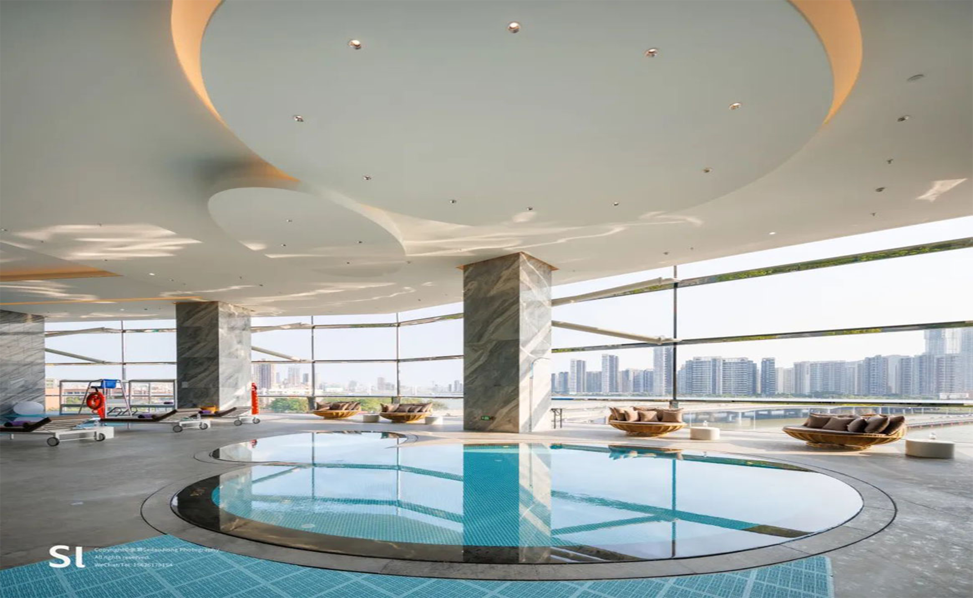 环宇城万丽酒店恒温泳池