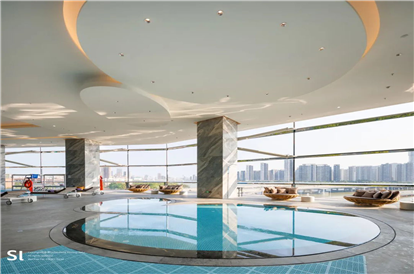 环宇城万丽酒店恒温泳池